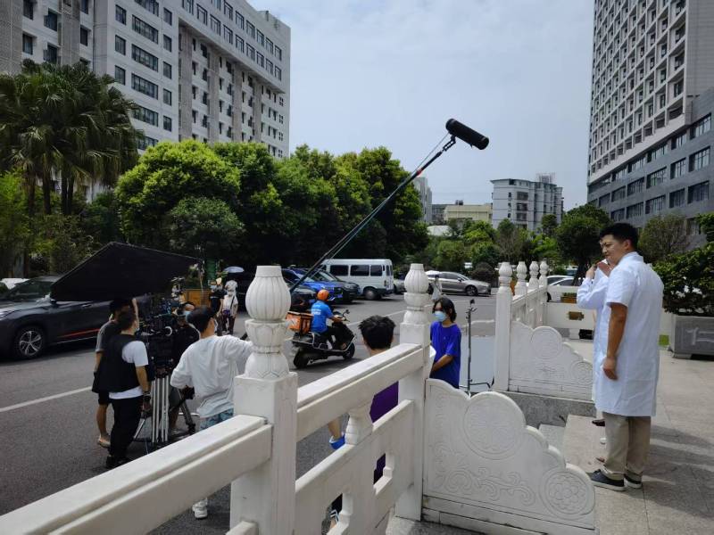 青冈县广告片拍摄公司低成本实现高规格制作的诀窍